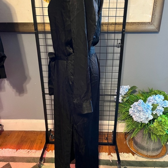 Elegant Black Maxi Dress - Picture 8 of 9